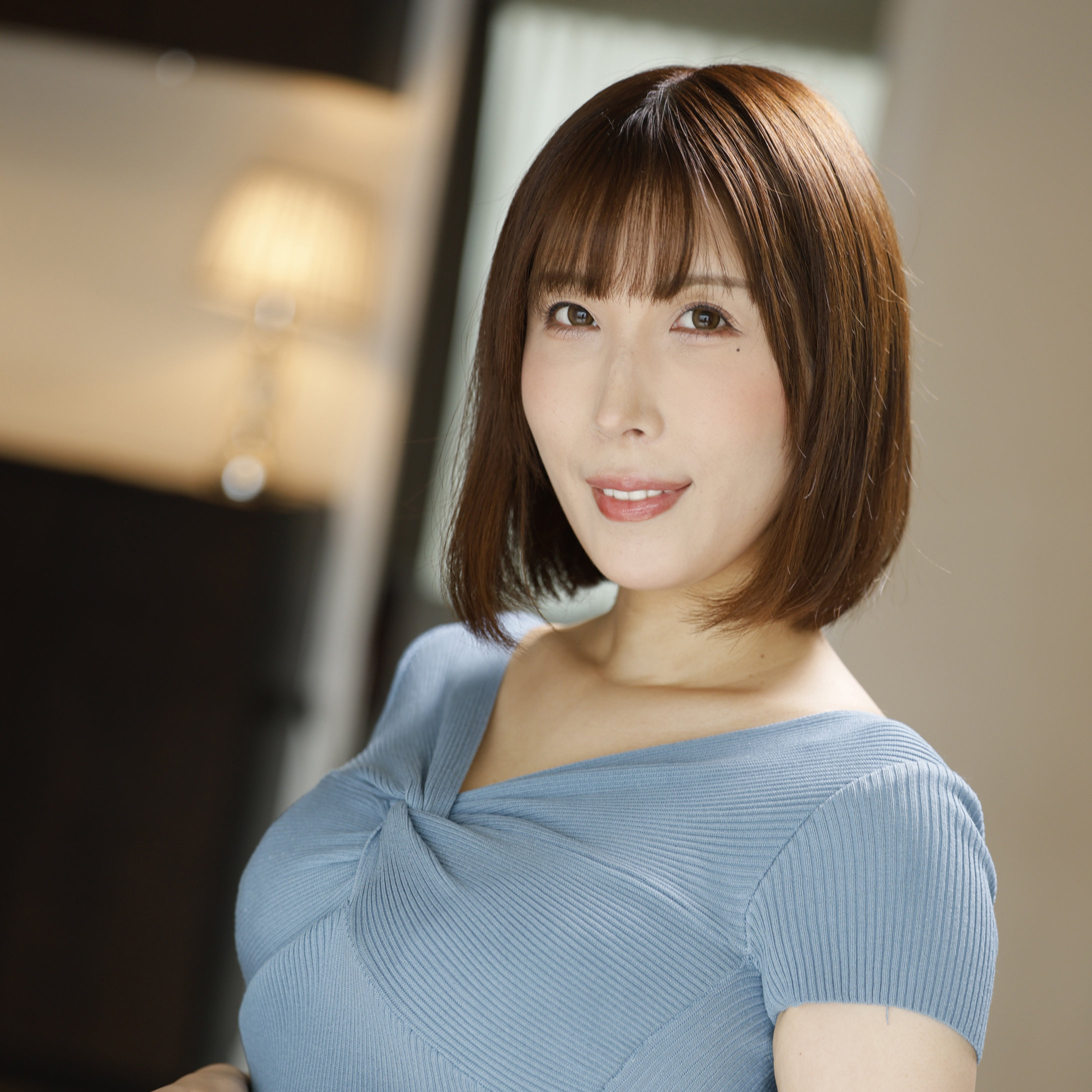 【種付けプレス中出し】　gjkz666　りな　　素人熟女図鑑